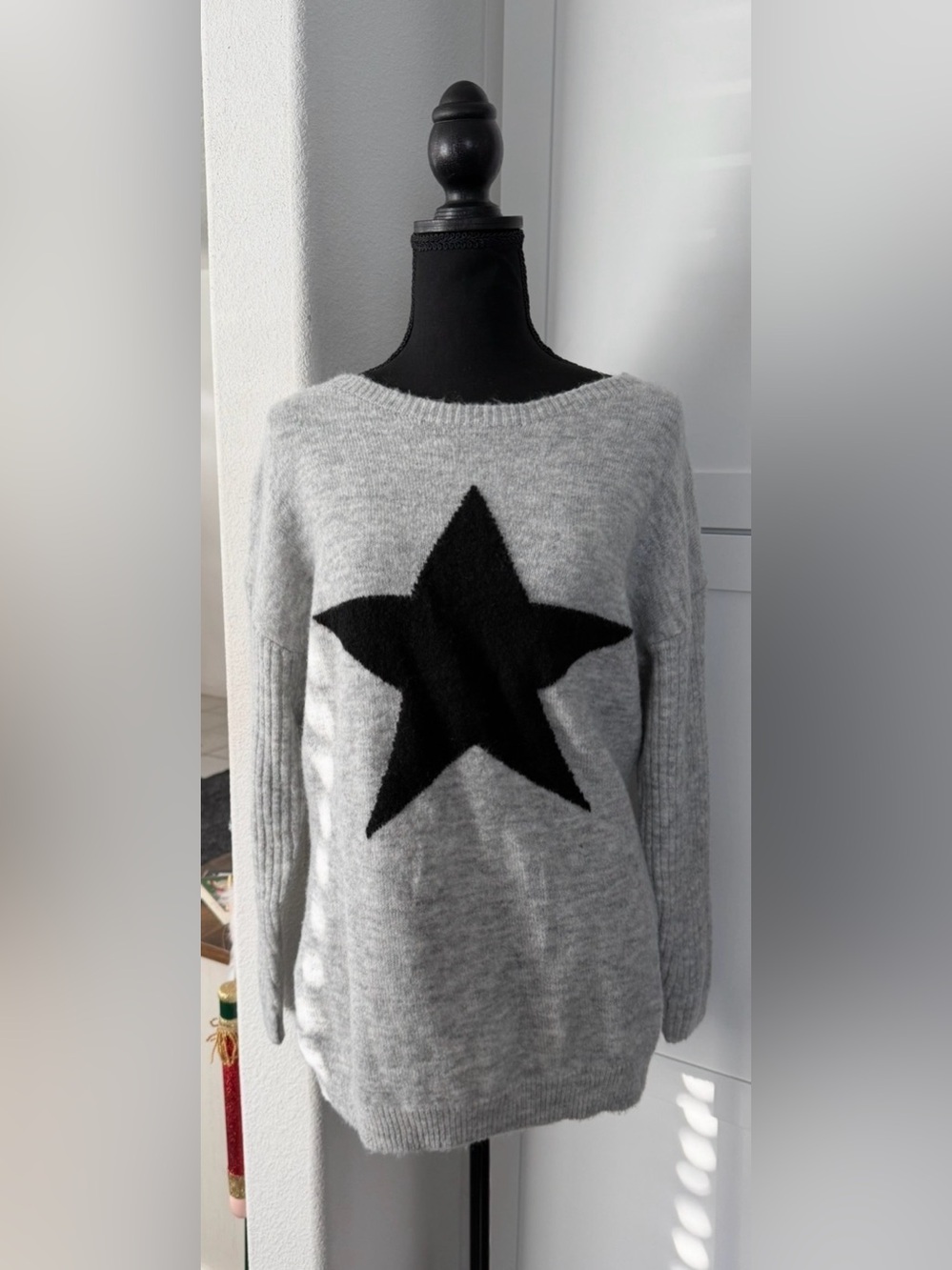 Grey Crewneck Sweater with Black Star - Unbranded